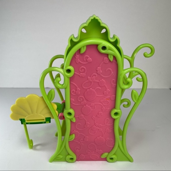 Strawberry Shortcake Wardrobe & 3 Dolls - Picture 6 of 16
